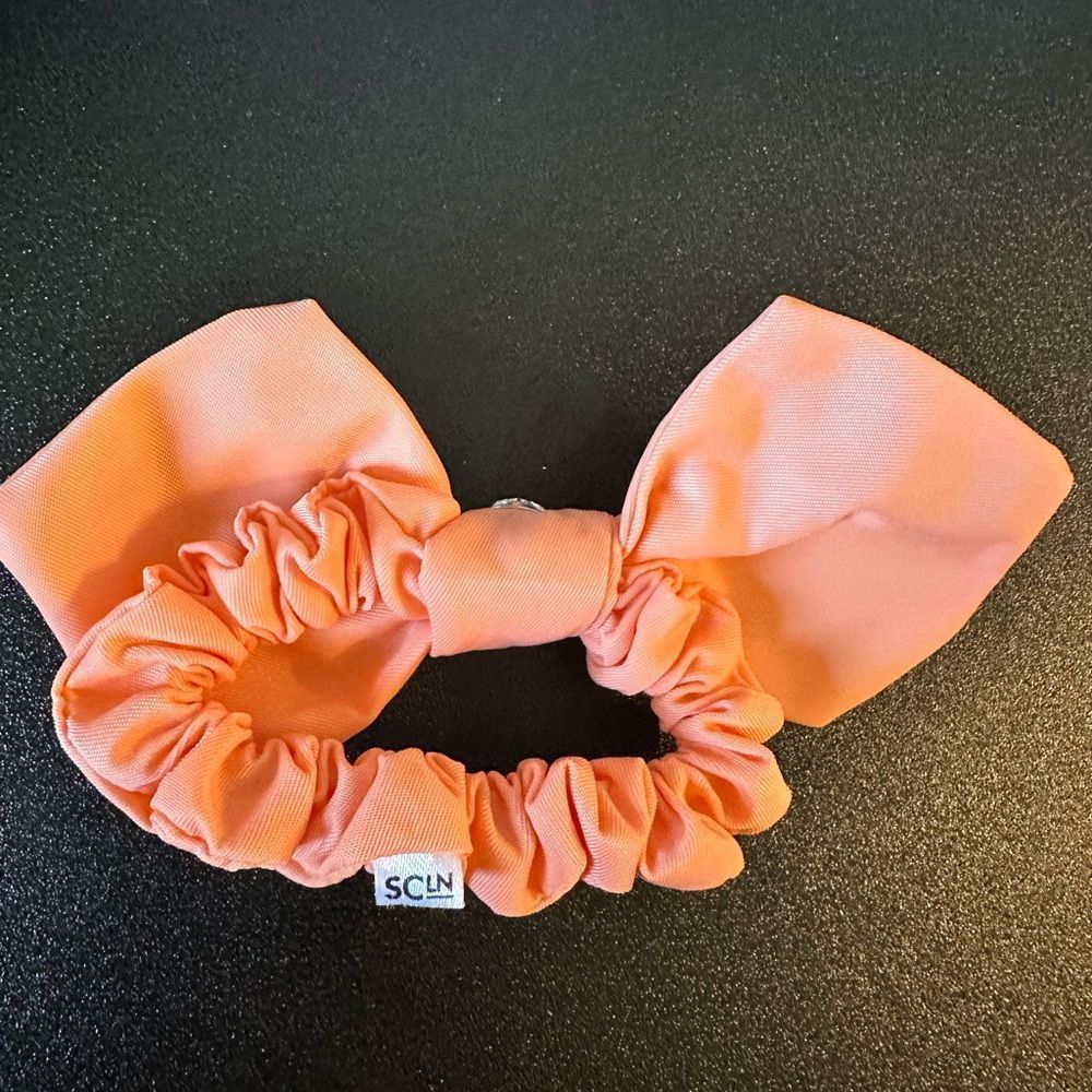 Stoney Clover Lane NWT crystal scrunchie peach - Picture 2 of 3